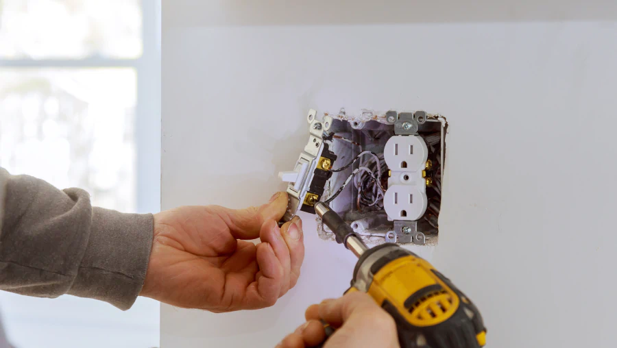 electrical outlet installation